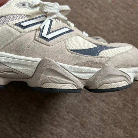 New Balance 9060 - Picture 2 of 8